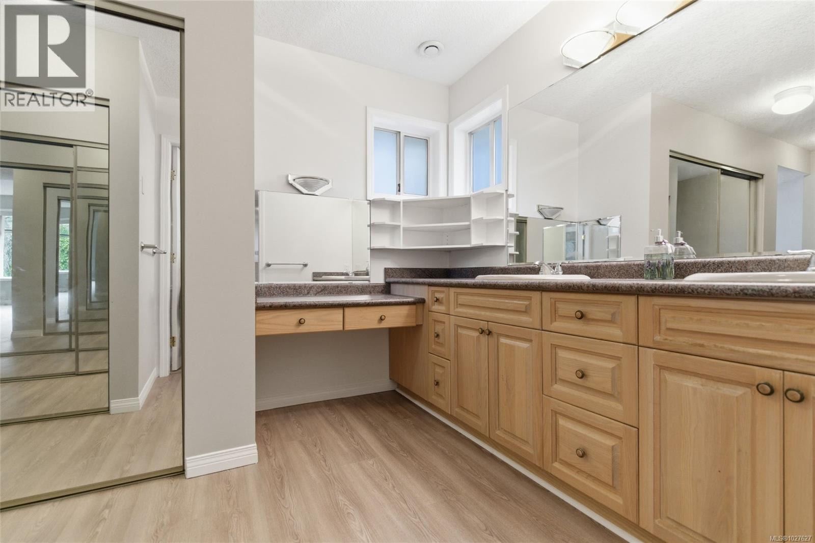 576 Dalmatian Dr, Parksville