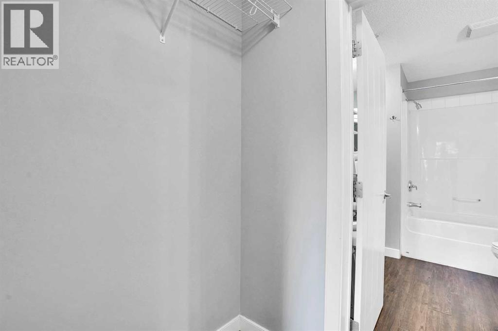 Single Family House for Sale in   Royal Oak Plaza NW Royal Oak Calgary 