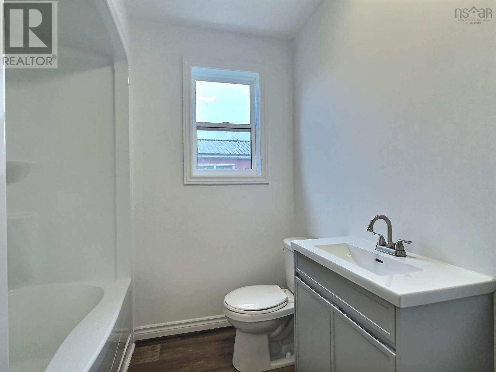 Property 8 of 21 of 53 Horton Street