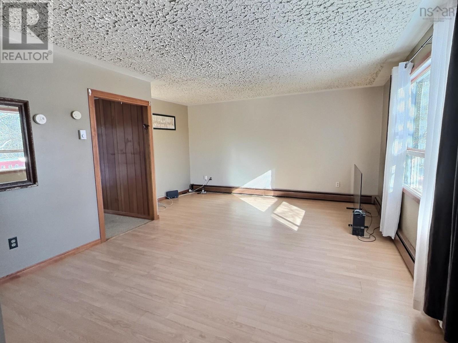 Property 8 of 21 of 11558 NS-224