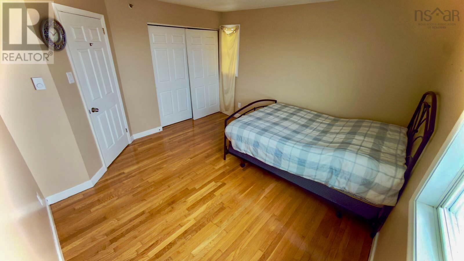 Property 2 of 17 of 201 248 Ross Street