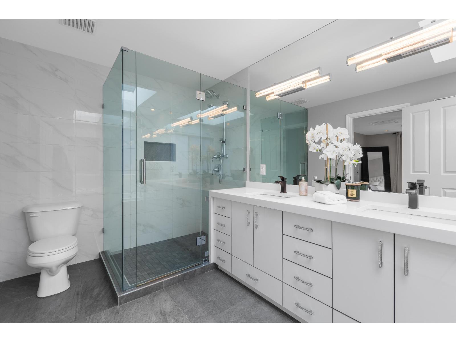 1170 DOLPHIN STREET, White Rock