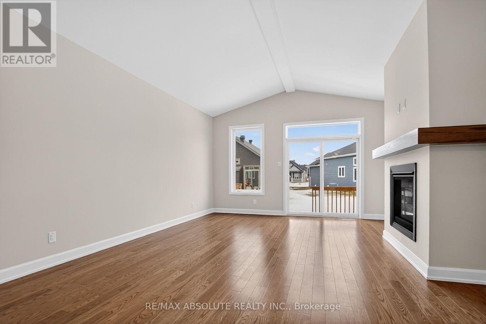 379 EQUINELLE DRIVE — photo 22
