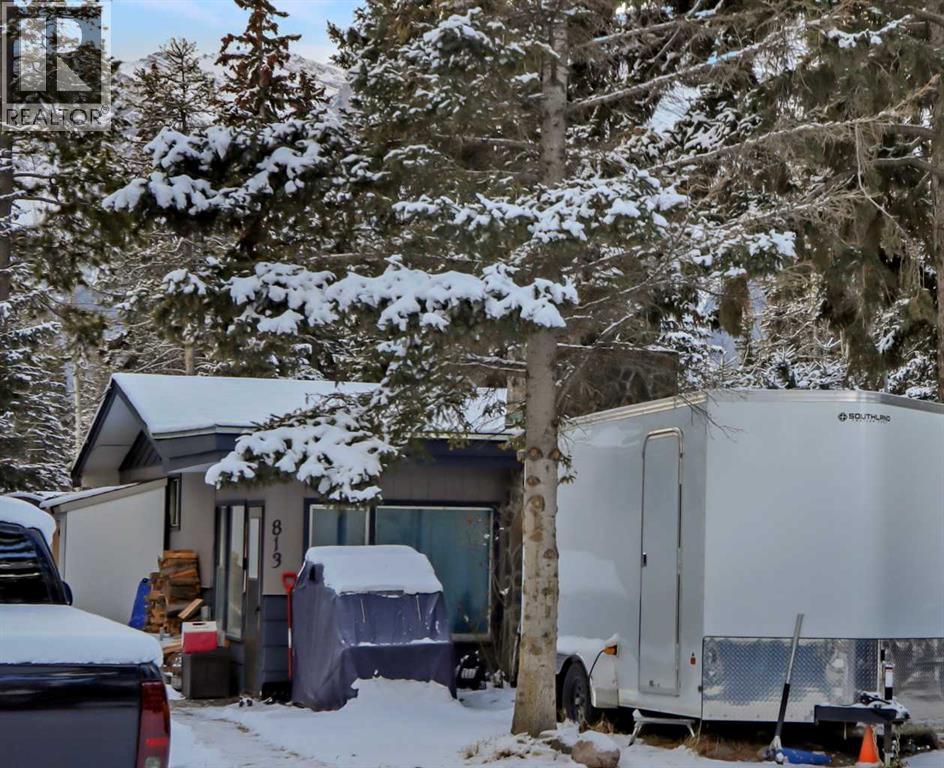 
          813 13th Street
            <br/>
            <span>Canmore</span>
            , 
            <span>AB</span>
             <span>T1W1W5</span>
         - Photo 6