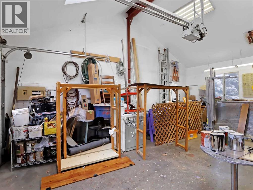 
          813 13th Street
            <br/>
            <span>Canmore</span>
            , 
            <span>AB</span>
             <span>T1W1W5</span>
         - Photo 10