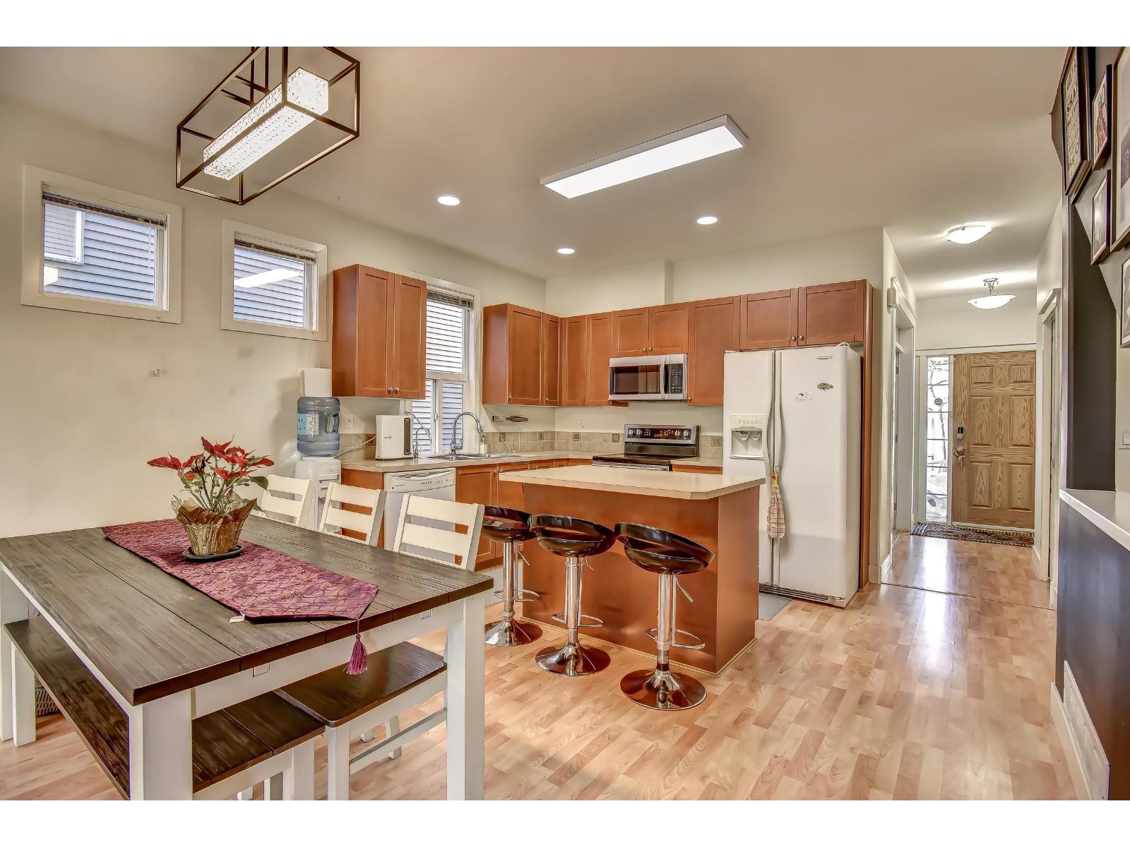 6914 190 Street - photo 2