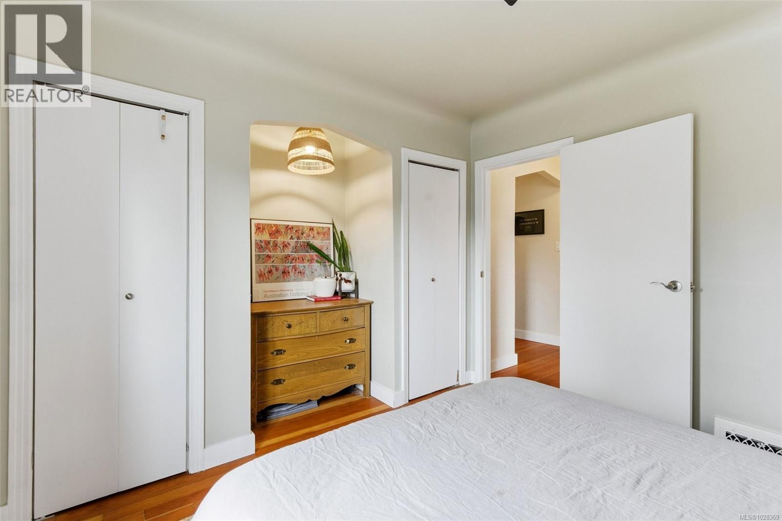  1707 Albert Avenue, Victoria