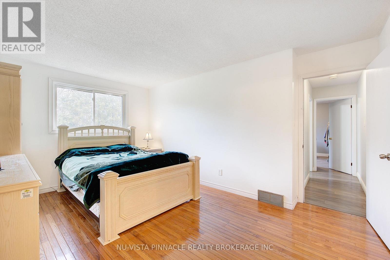 200 CONWAY COURT — photo 29