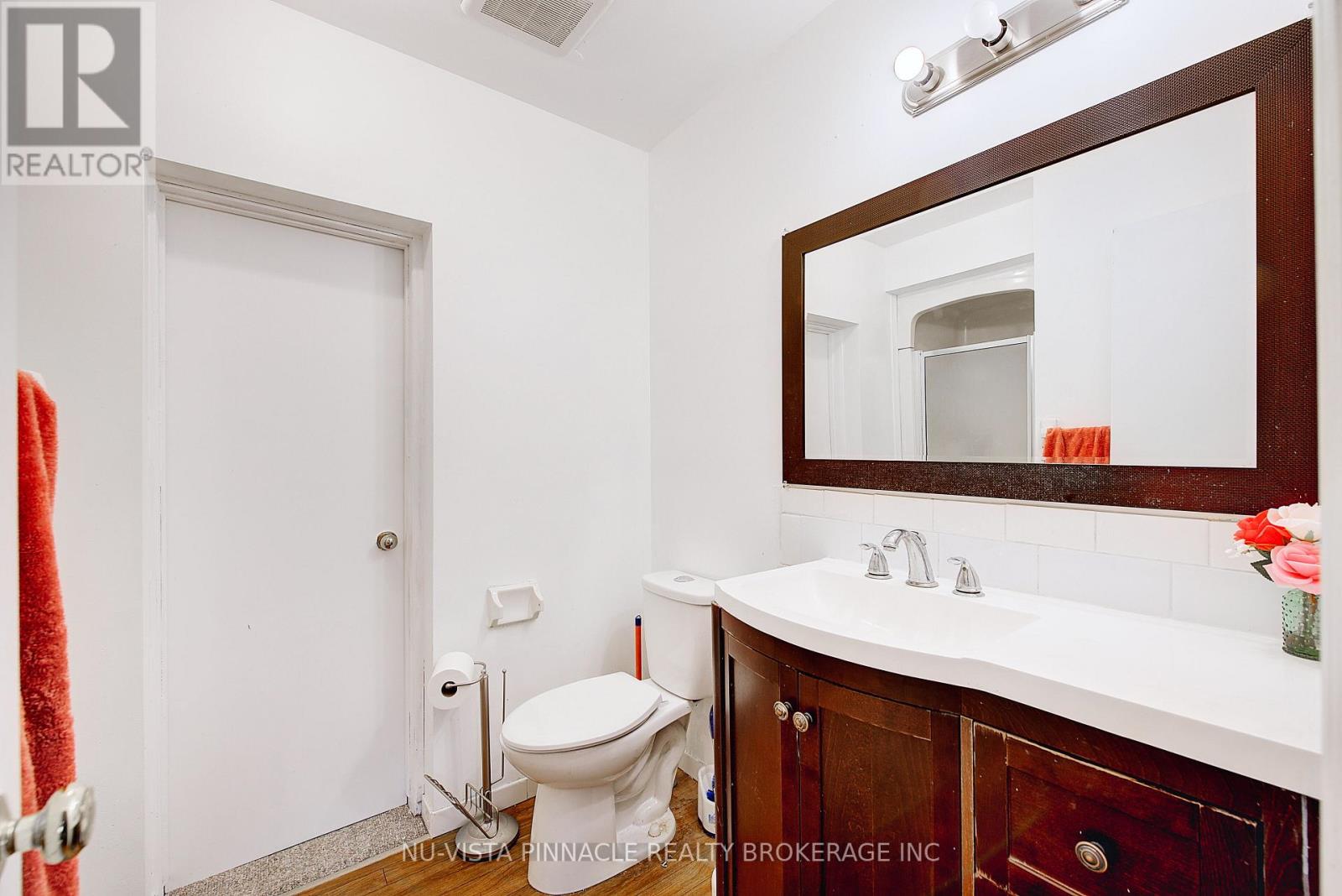 200 CONWAY COURT — photo 30