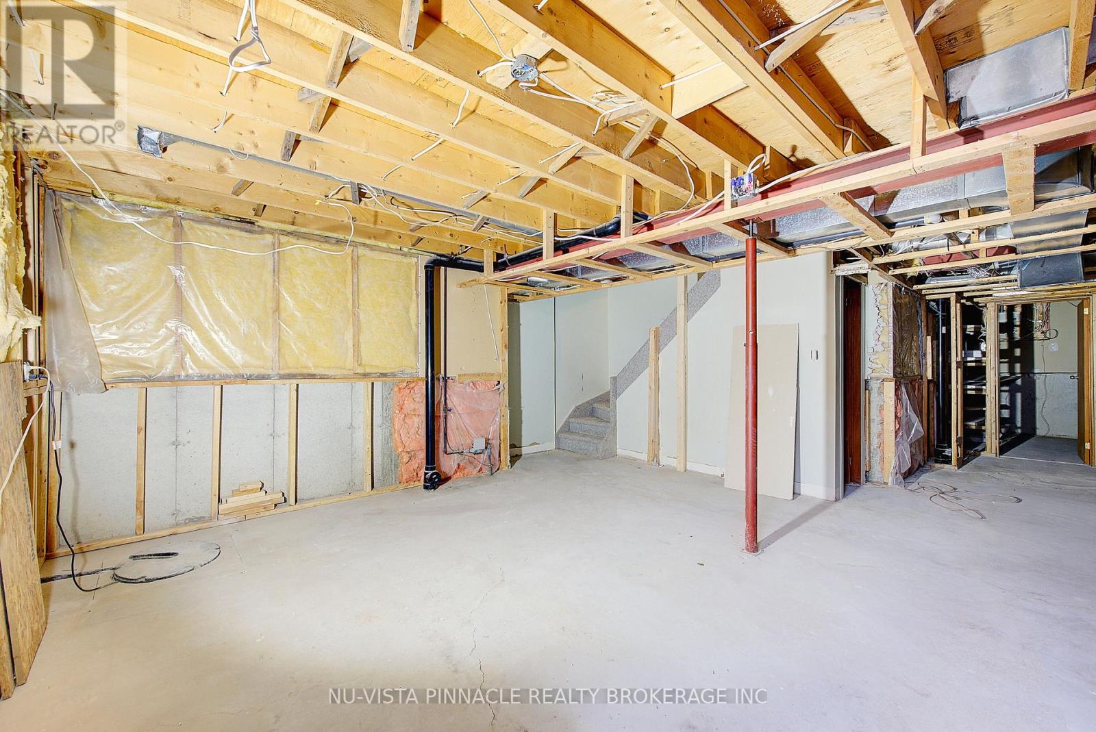 200 CONWAY COURT — photo 34