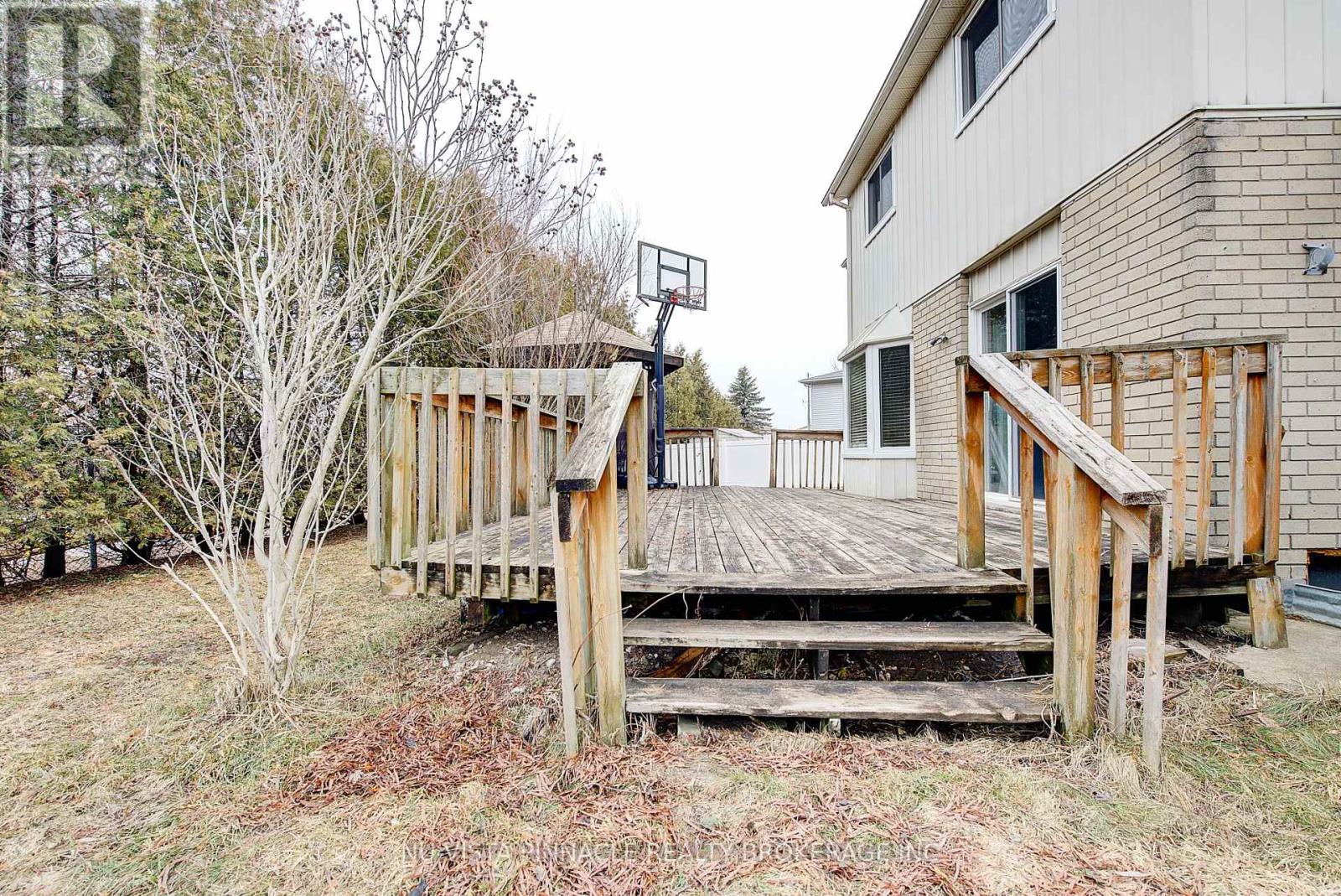 200 CONWAY COURT — photo 37