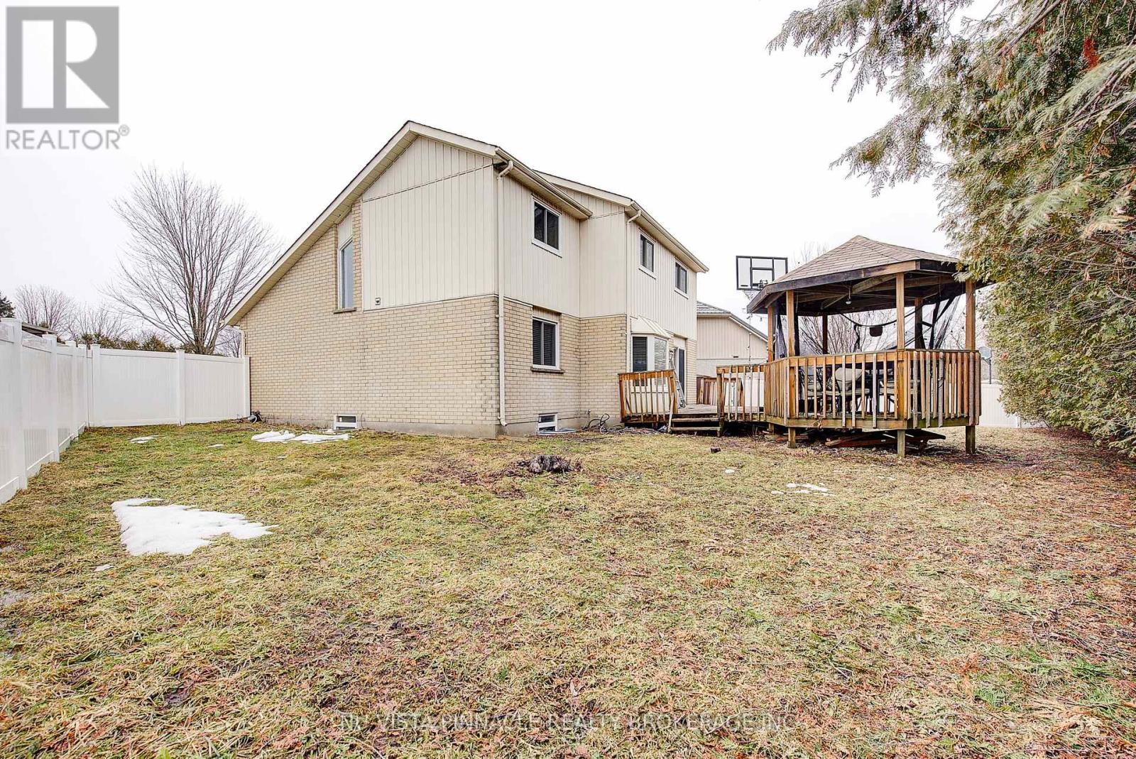 200 CONWAY COURT — photo 41