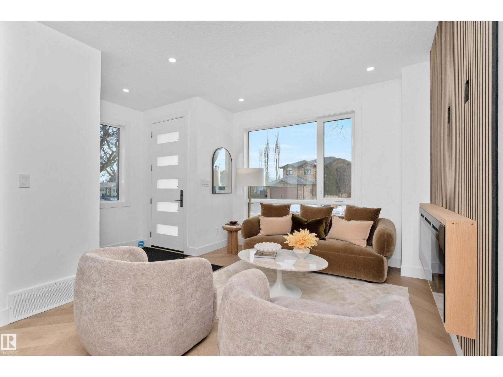 9624 86 ST NW, Edmonton