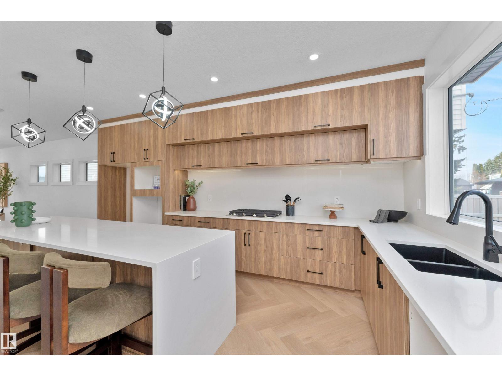 9624 86 ST NW, Edmonton