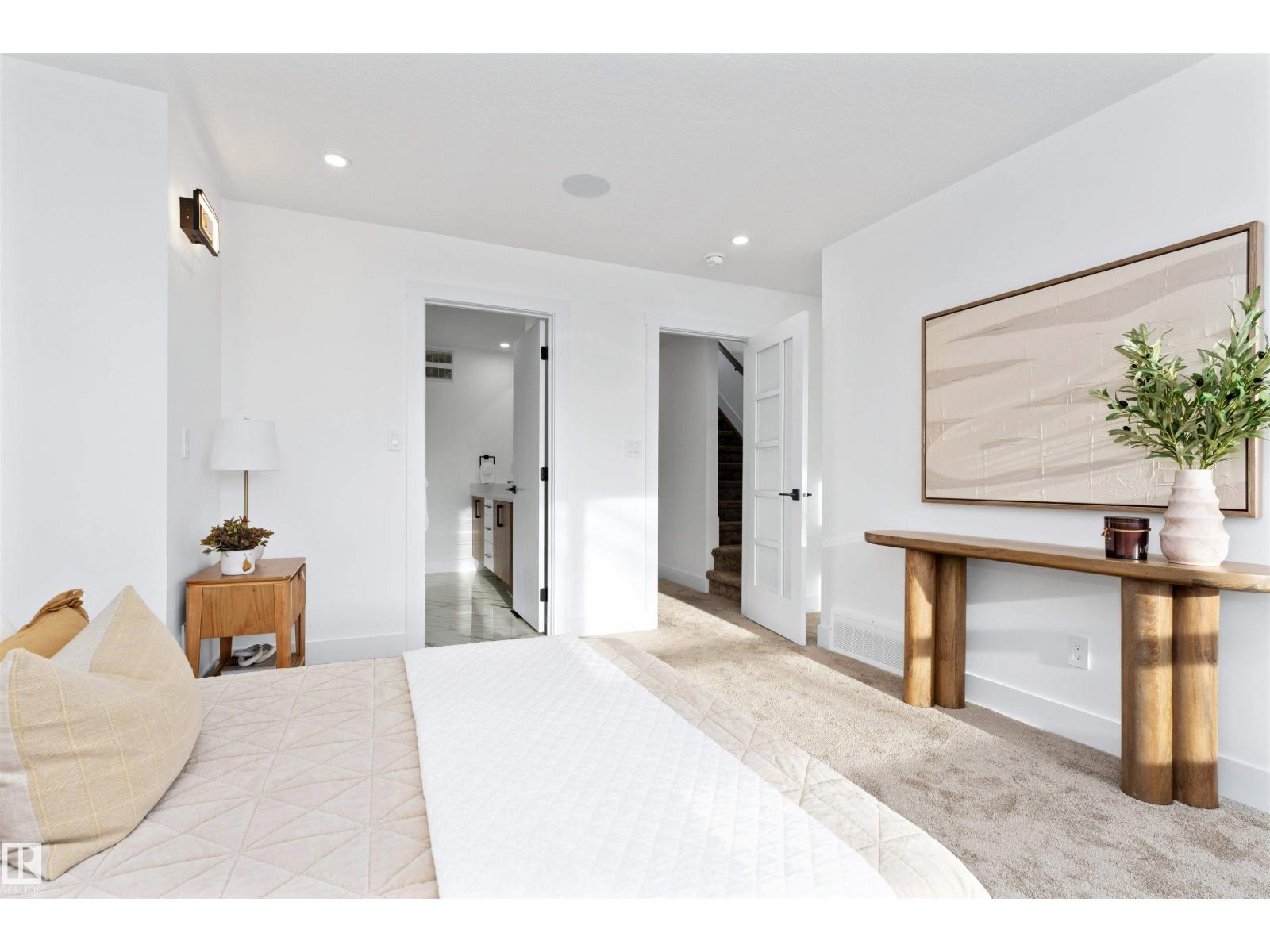 9624 86 ST NW, Edmonton