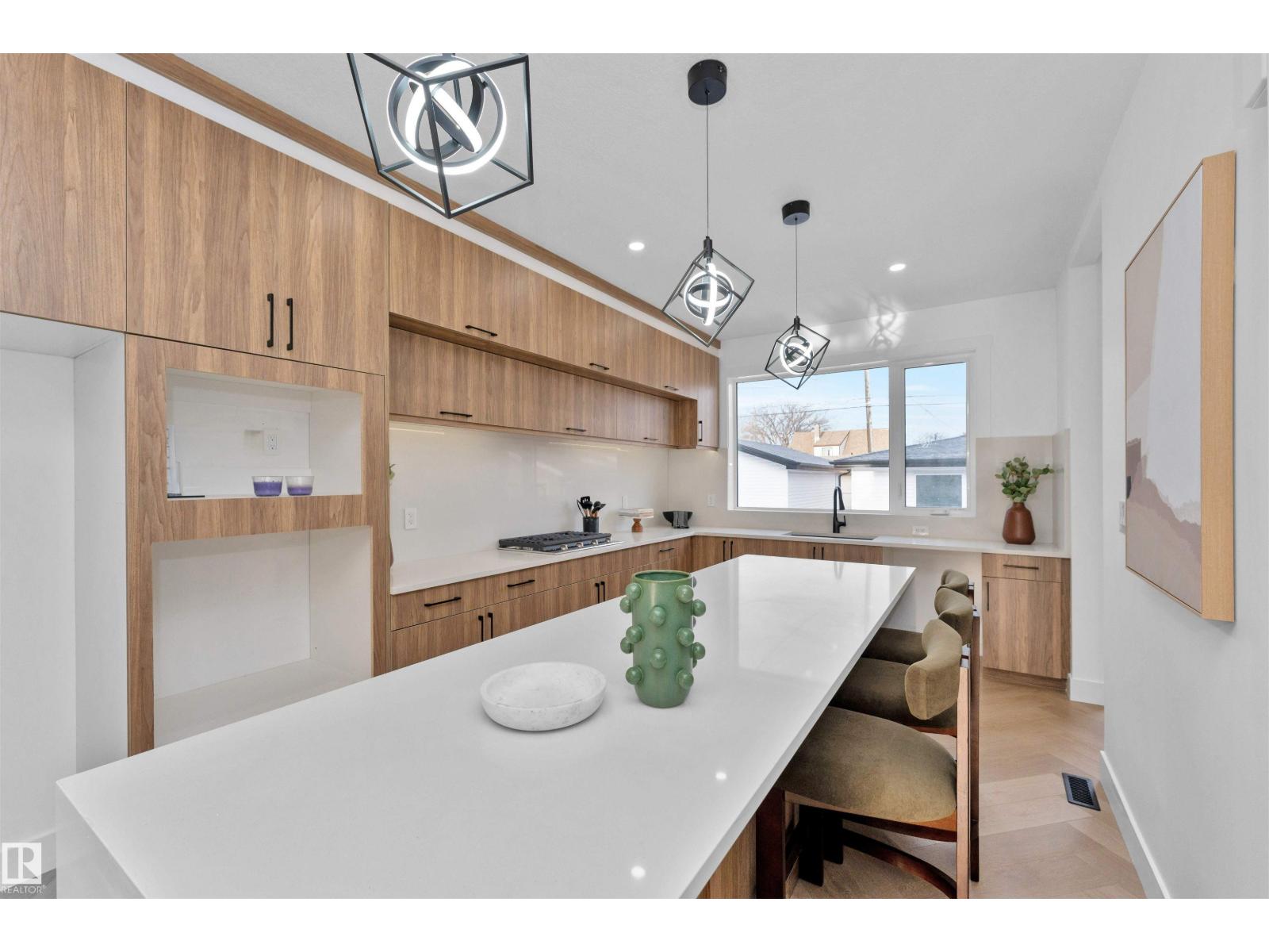 9624 86 ST NW, Edmonton