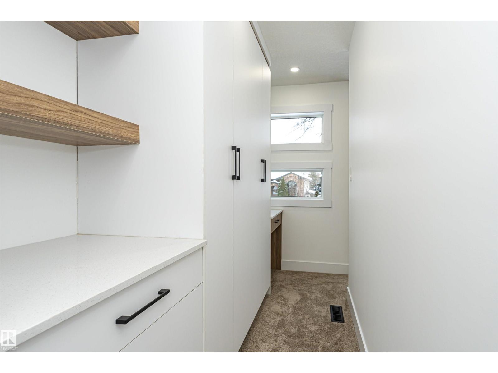 9624 86 ST NW, Edmonton