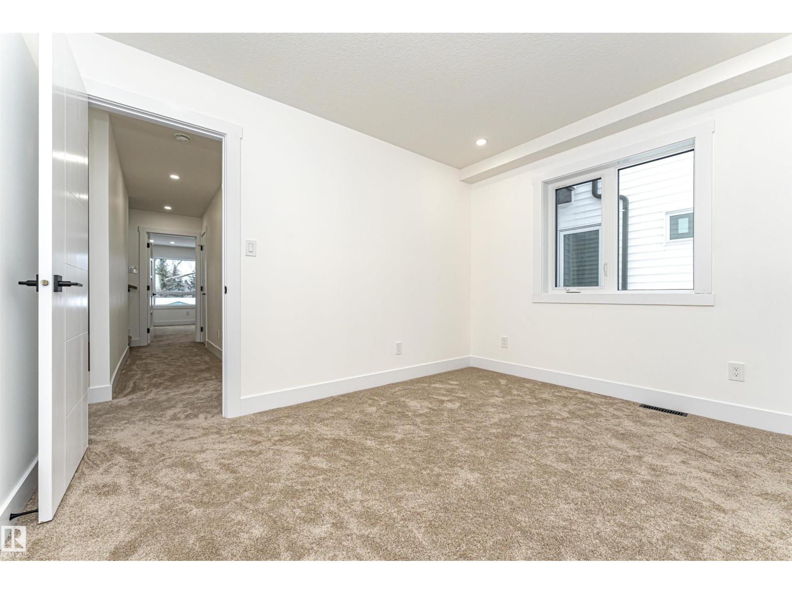 9624 86 ST NW, Edmonton