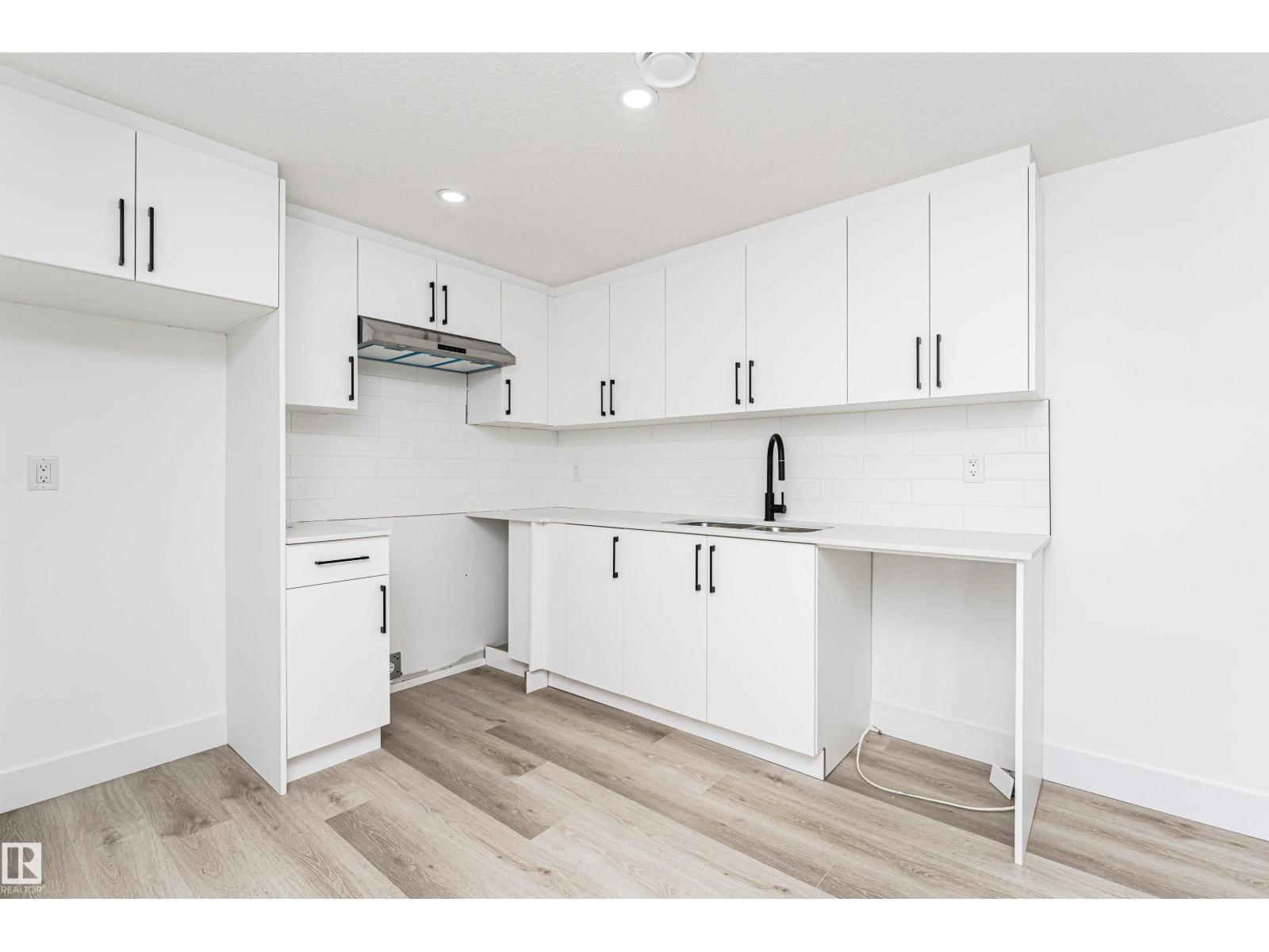 9624 86 ST NW, Edmonton