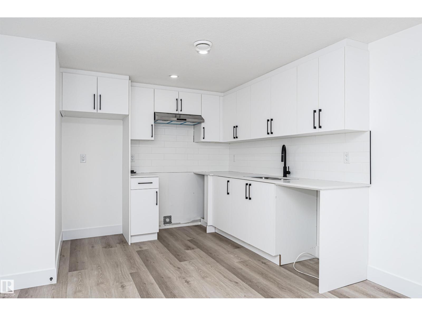 9624 86 ST NW, Edmonton