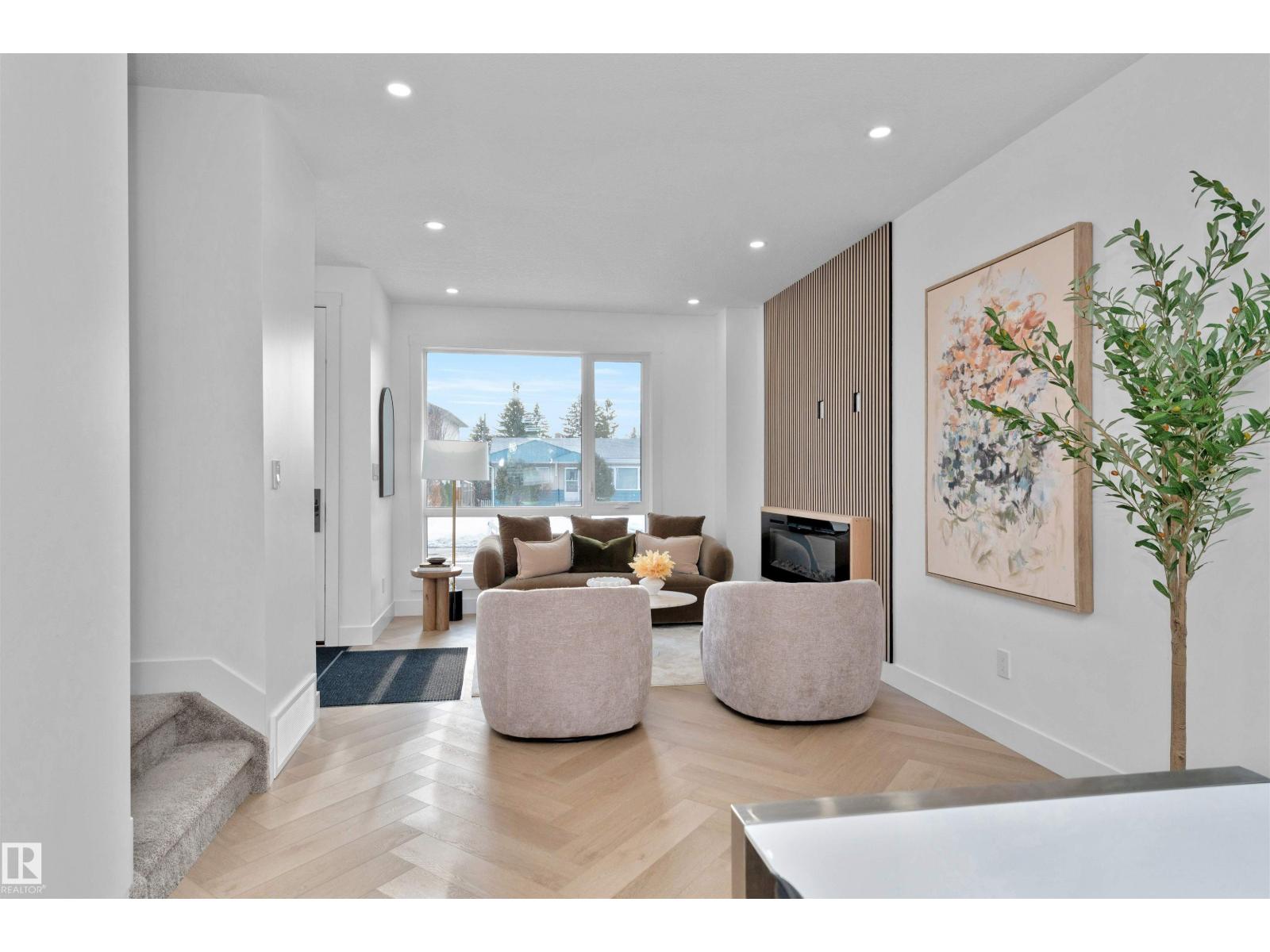 9624 86 ST NW, Edmonton