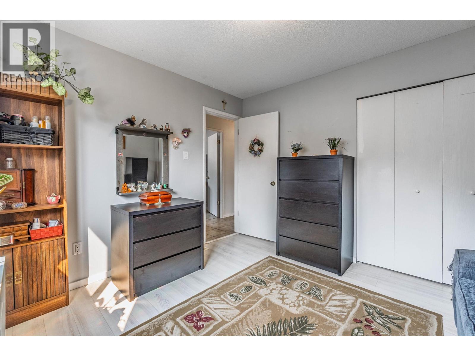 520 3RD Avenue, Keremeos