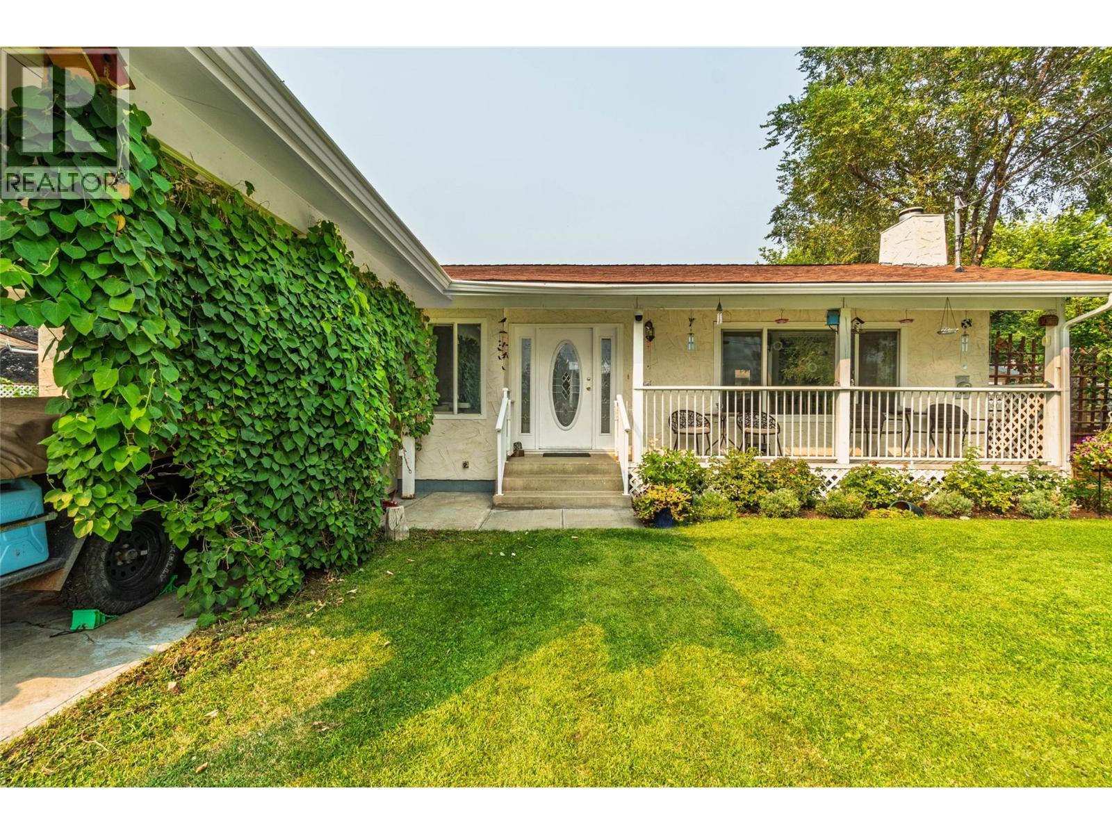 520 3RD Avenue, Keremeos