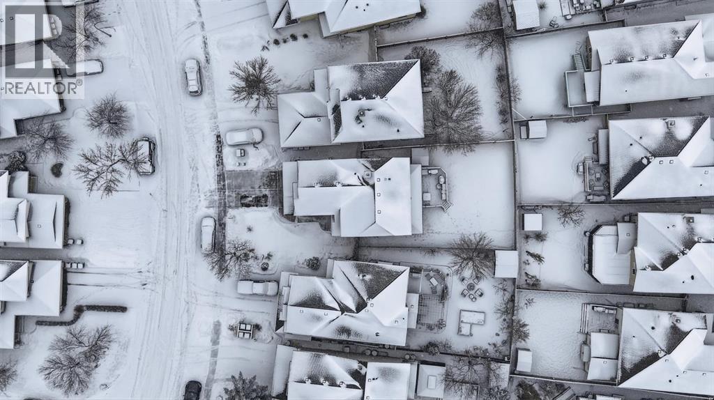 
          75 Somerset Manor Southwest
            <br/>
            <span>Calgary</span>
            , 
            <span>AB</span>
             <span>T2Y3V7</span>
        