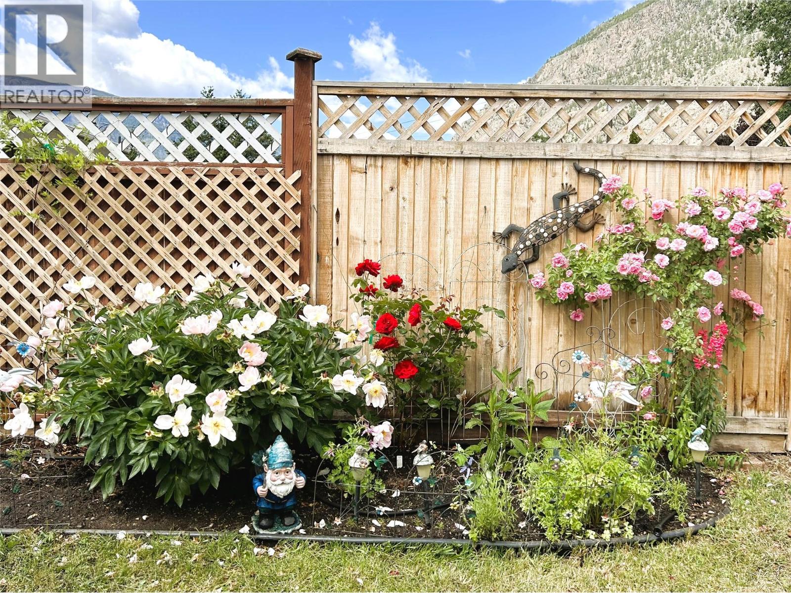 520 3RD Avenue, Keremeos