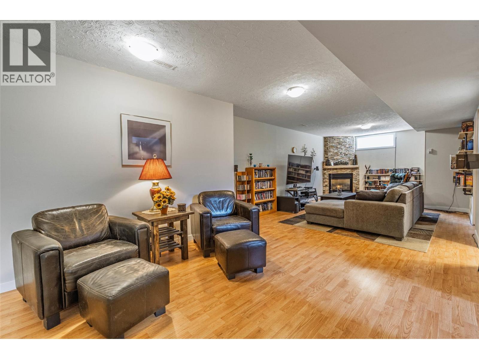 520 3RD Avenue, Keremeos