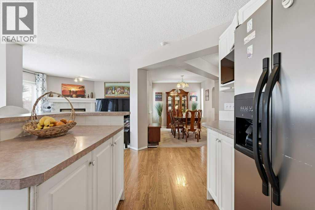 
          75 Somerset Manor Southwest
            <br/>
            <span>Calgary</span>
            , 
            <span>AB</span>
             <span>T2Y3V7</span>
         - Photo 12