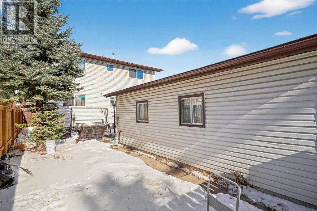 Single Family House for Sale in  Templewood Road NE Temple Calgary 