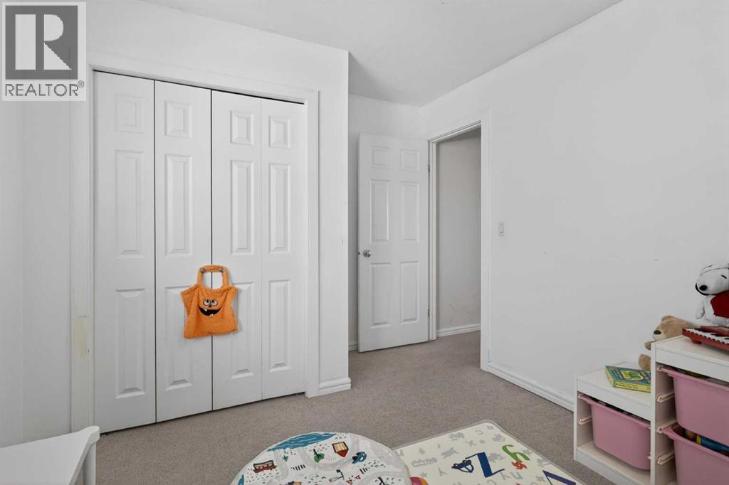 Single Family House for Sale in  Templewood Road NE Temple Calgary 