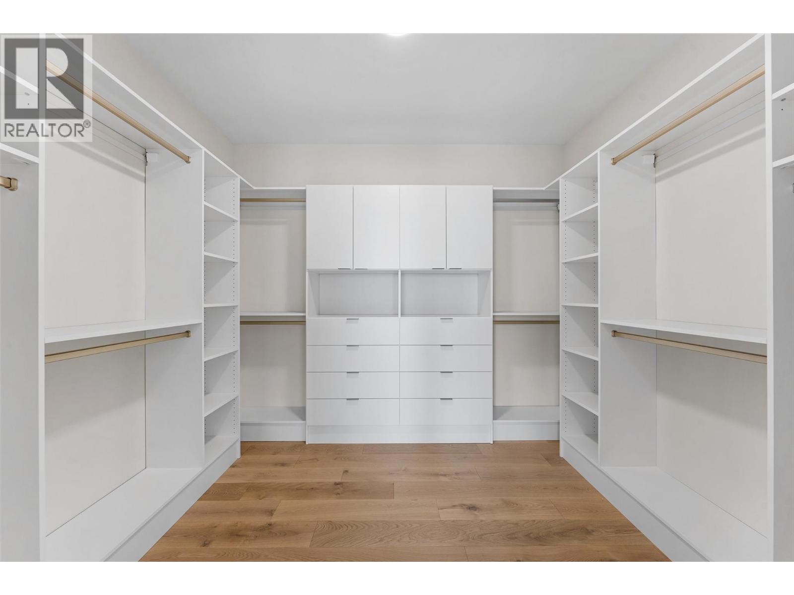 18697 Mckenzie Court, Summerland