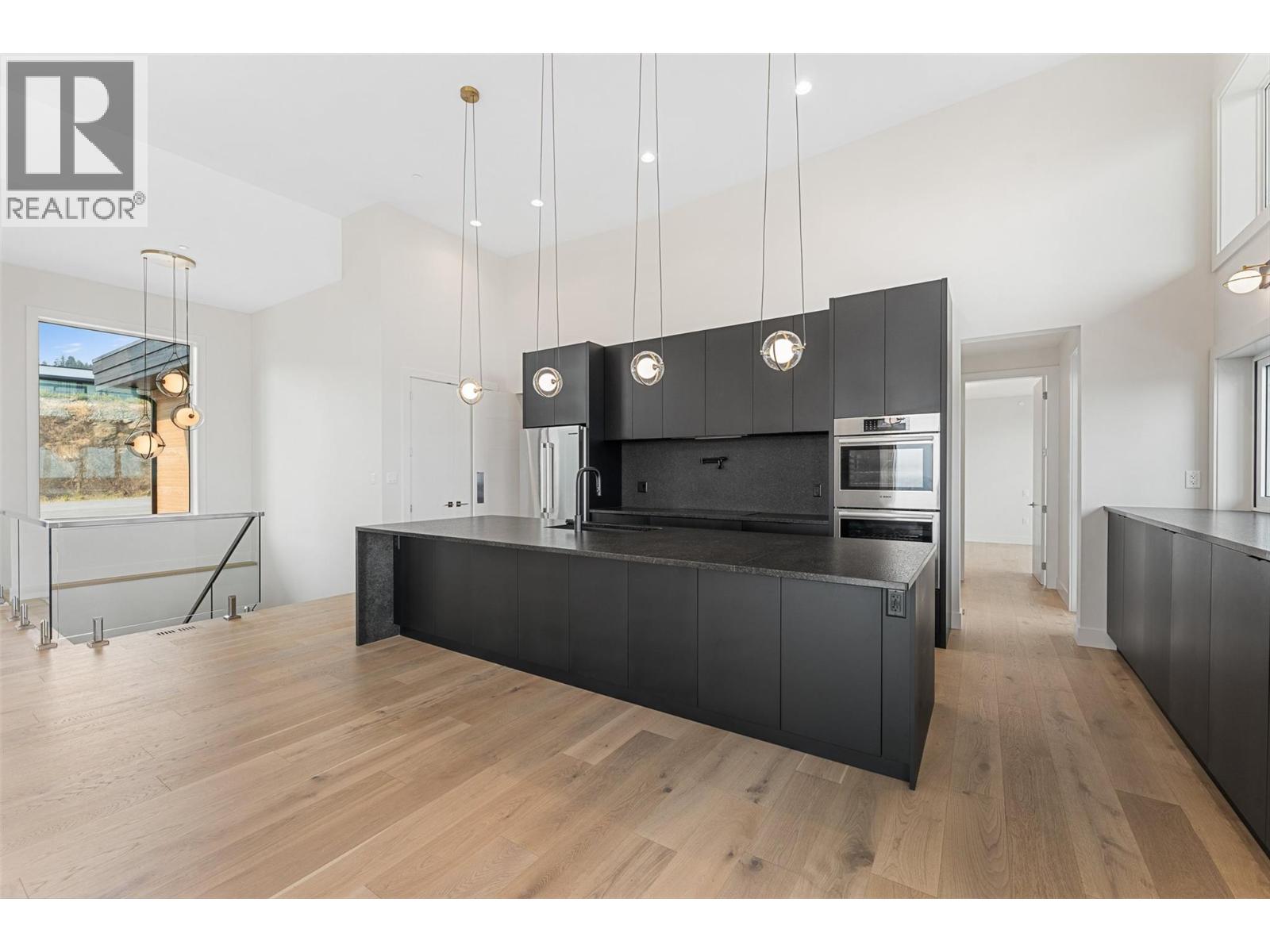 18697 Mckenzie Court, Summerland