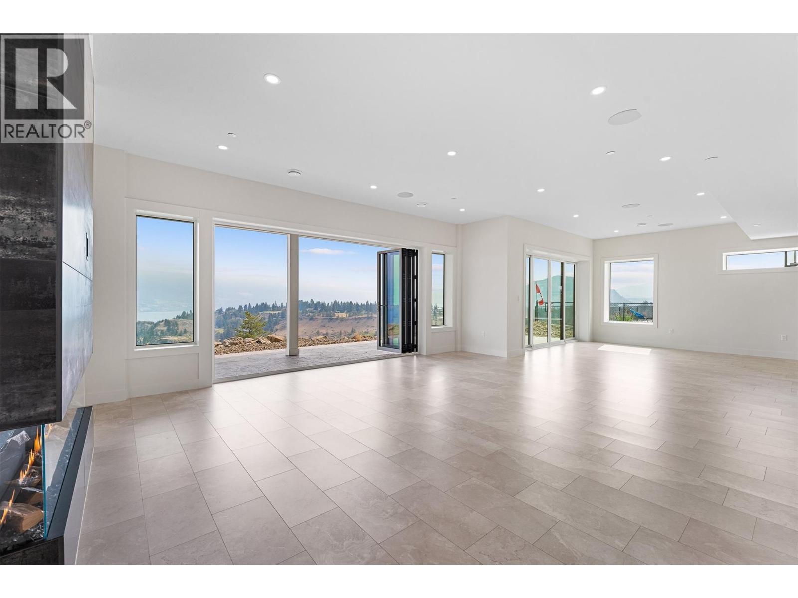 18697 Mckenzie Court, Summerland