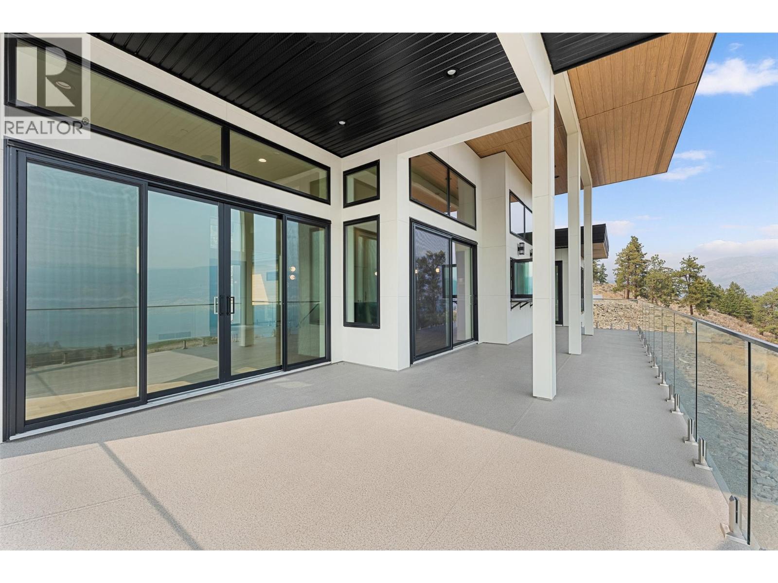 18697 Mckenzie Court, Summerland