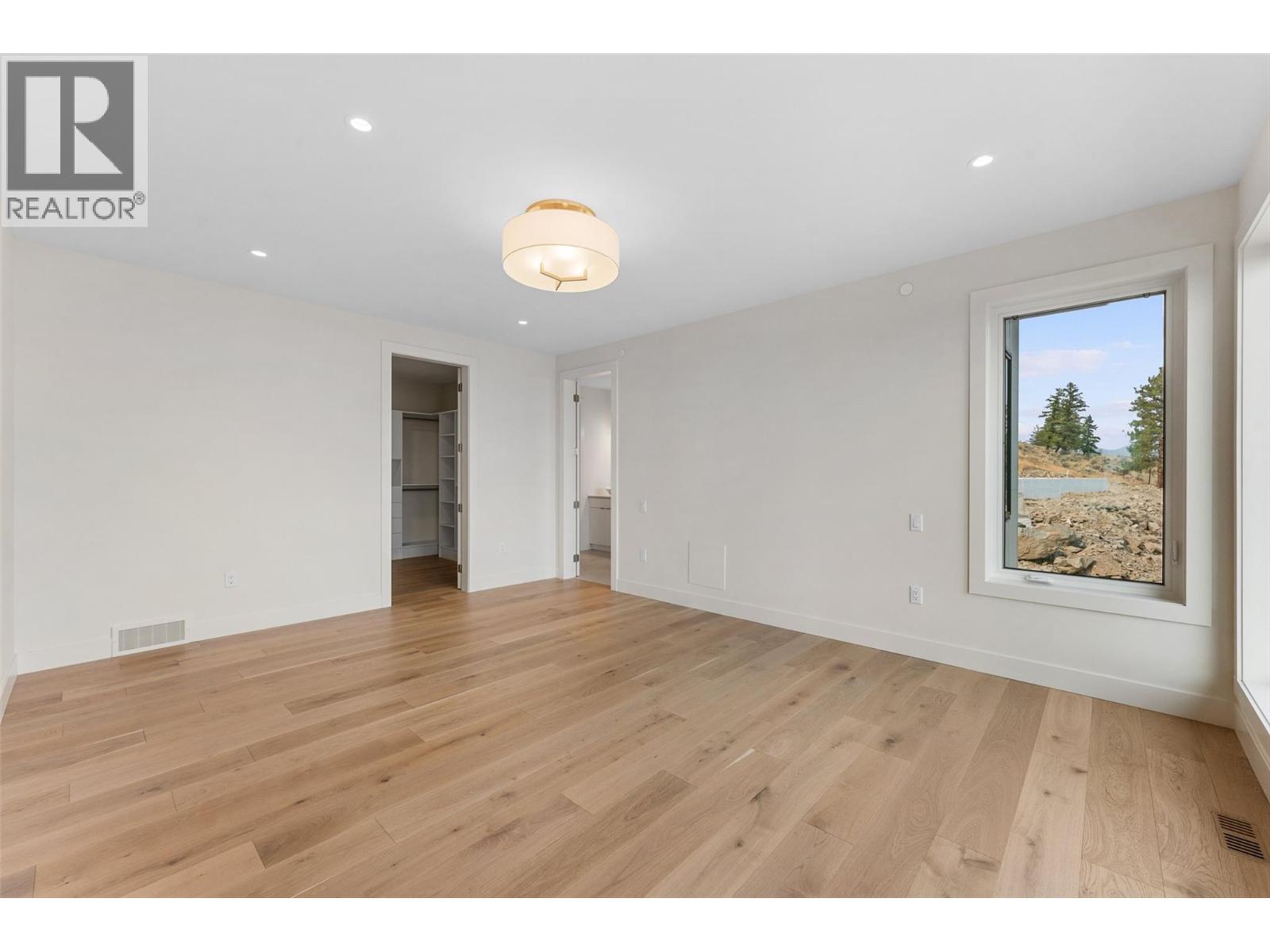 18697 Mckenzie Court, Summerland