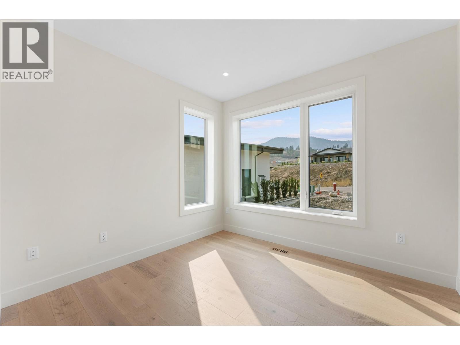 18697 Mckenzie Court, Summerland