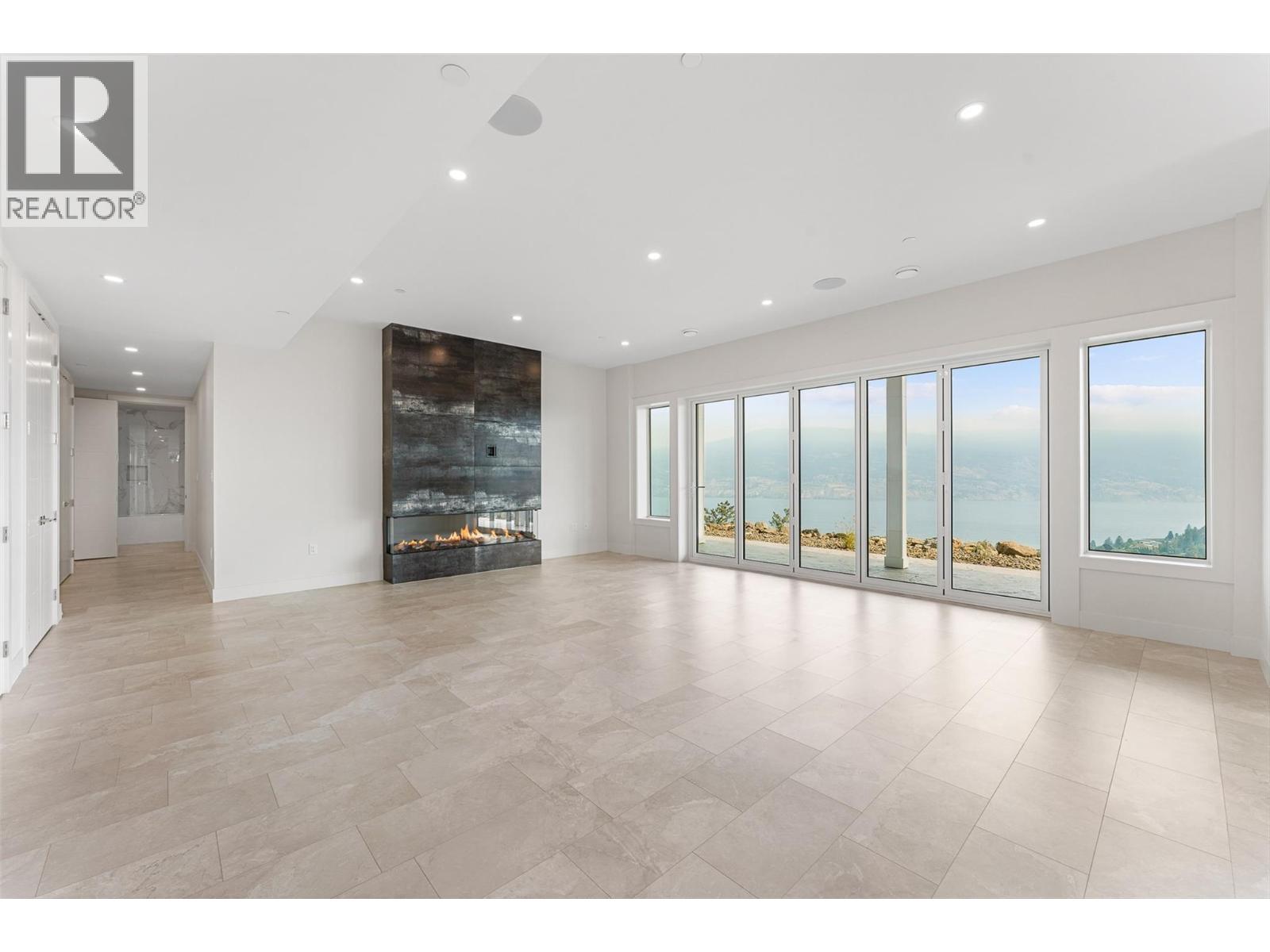 18697 Mckenzie Court, Summerland