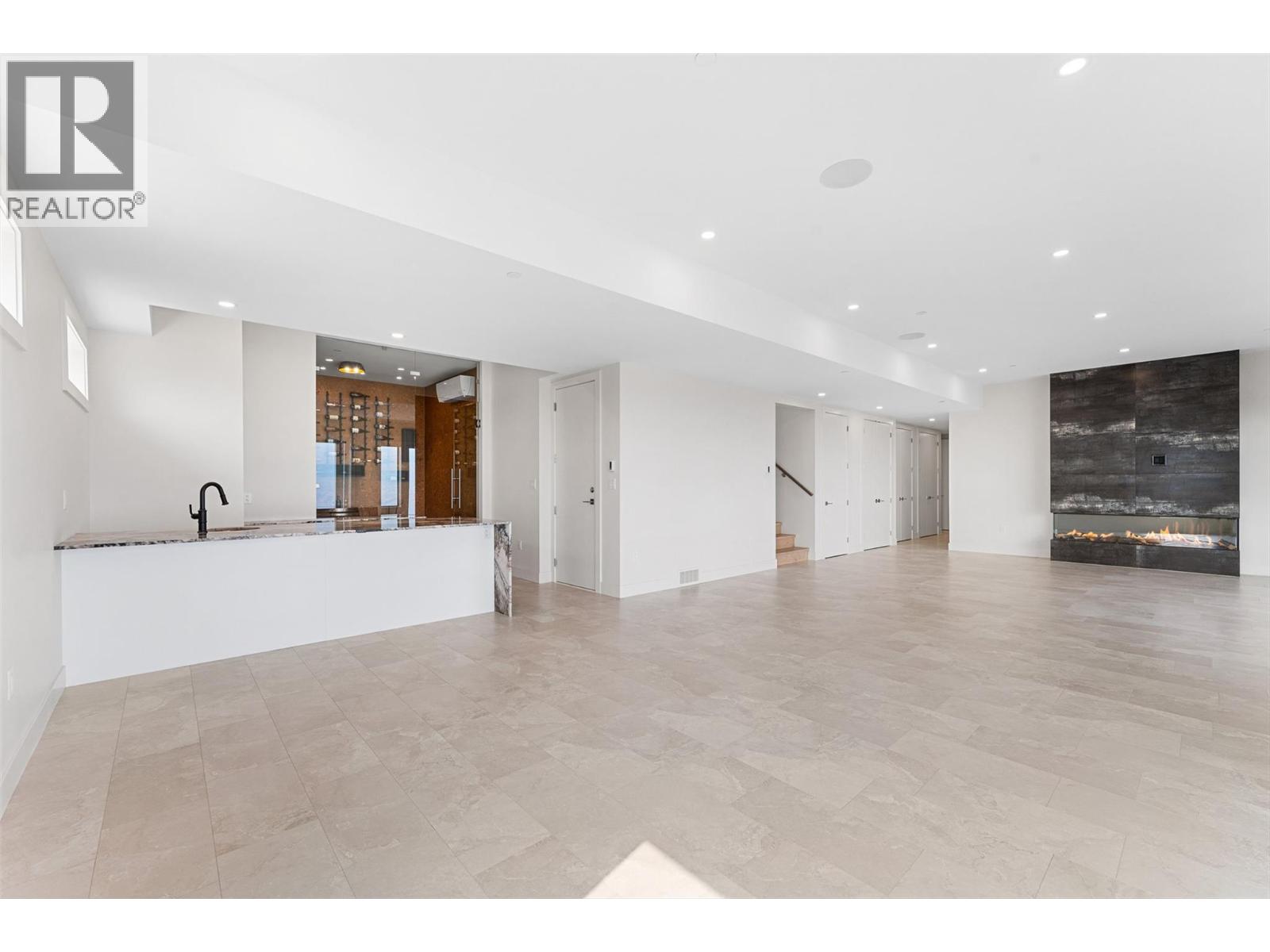 18697 Mckenzie Court, Summerland