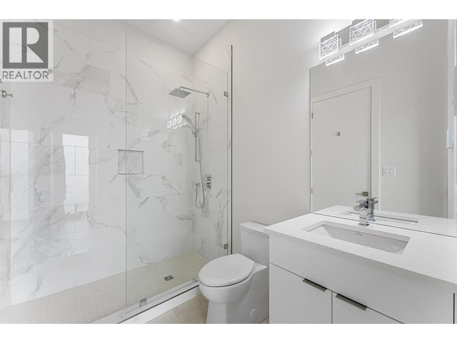 18697 Mckenzie Court, Summerland