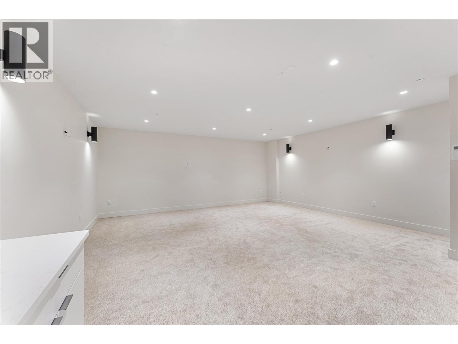 18697 Mckenzie Court, Summerland