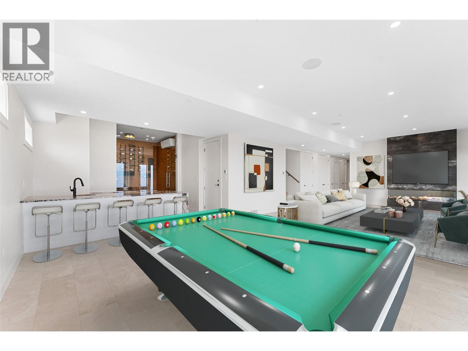 18697 Mckenzie Court, Summerland