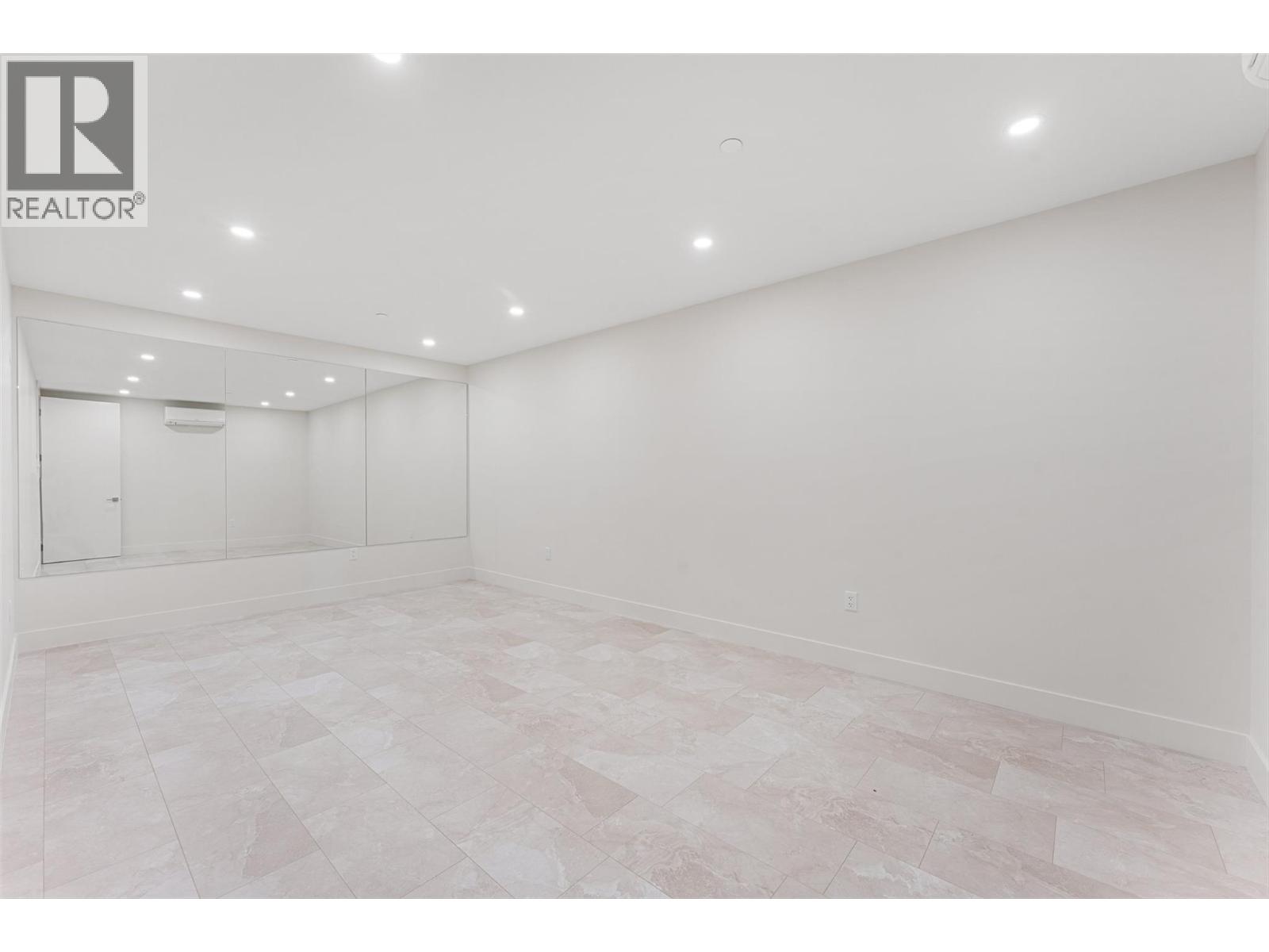 18697 Mckenzie Court, Summerland