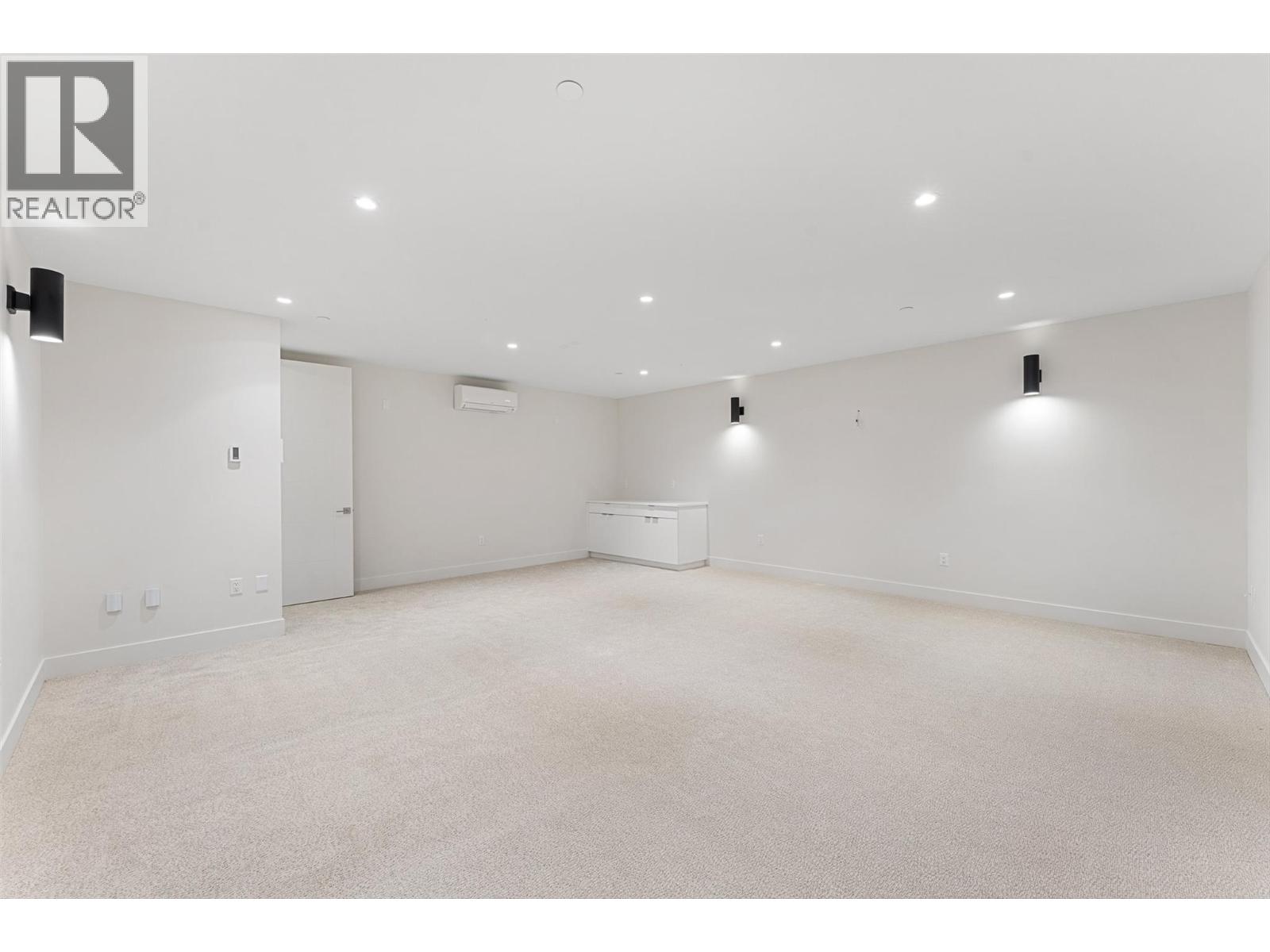 18697 Mckenzie Court, Summerland