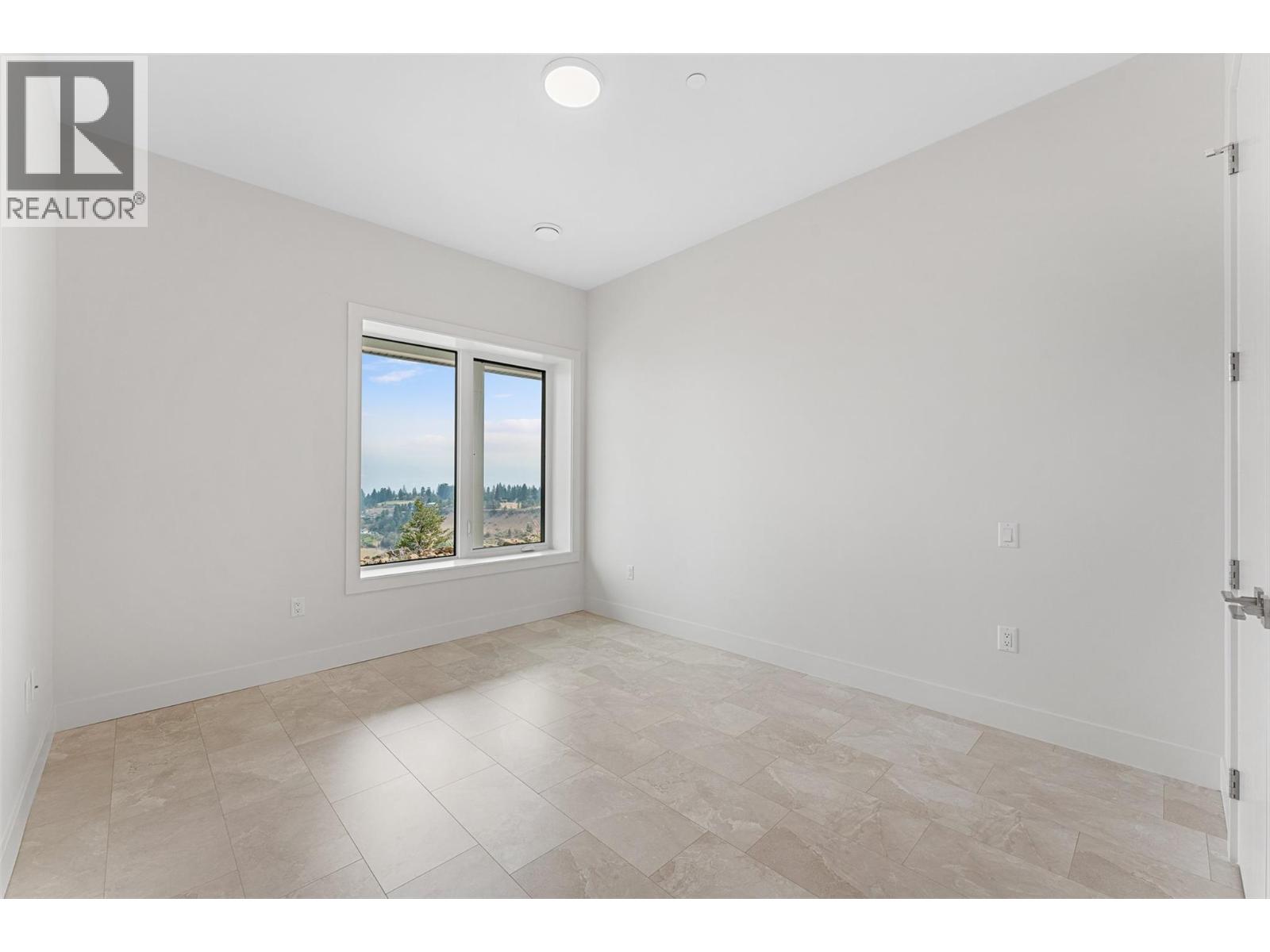 18697 Mckenzie Court, Summerland