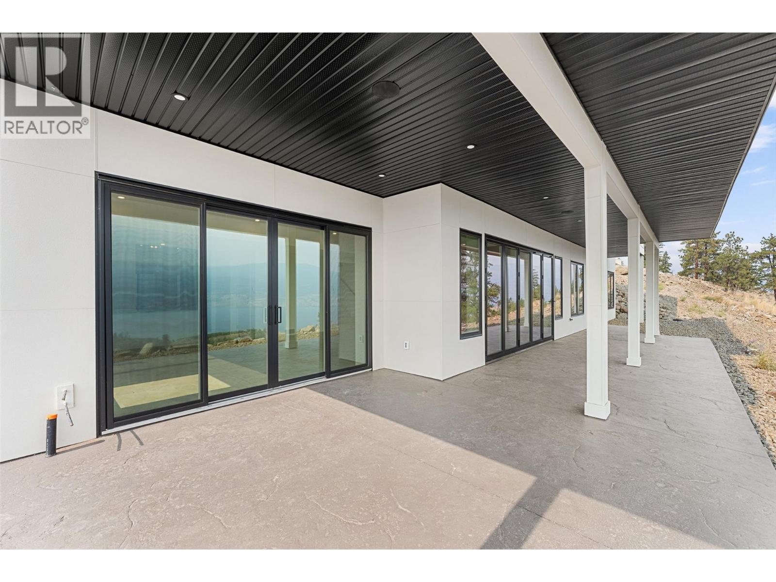 18697 Mckenzie Court, Summerland