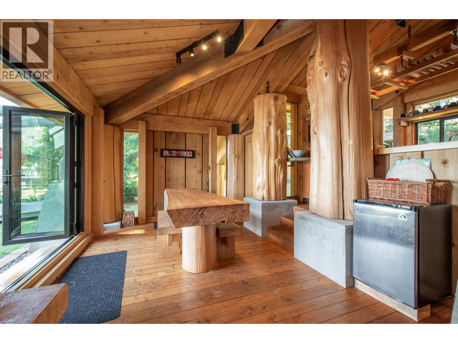 1010 TAKI-TE-SI ROAD, Gambier Island