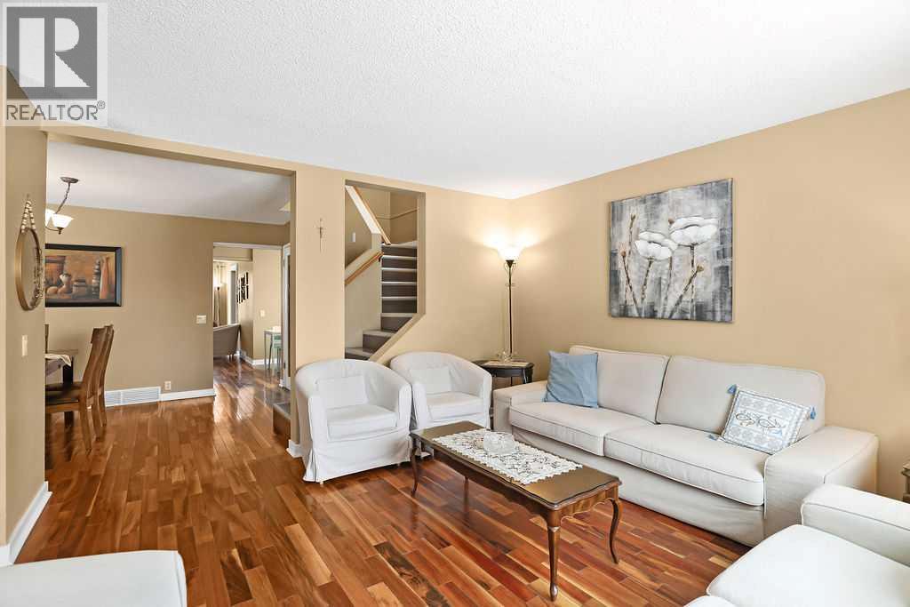 Single Family House for Sale in  Woodglen Grove SW Woodbine Calgary 